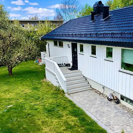 Sjarmerende Og Moderne Hus Ved Ekebergsletta Oslo